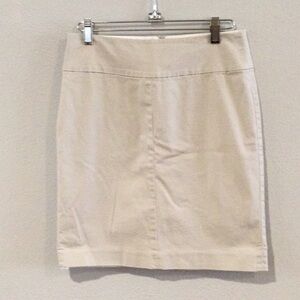 Banana Republic Tan Zipper/Hook & Eye Closure Back Slit  Lined Mini Skirt Sz 2